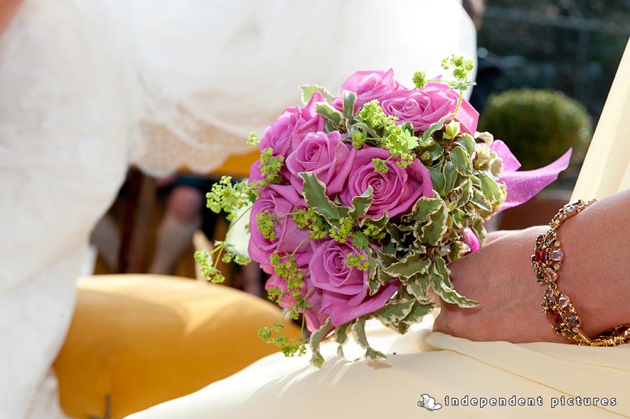 bouquet per damigella con rose Aqua