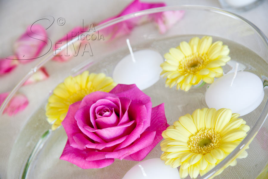 centrotavola matrimonio con fiori galleggianti
