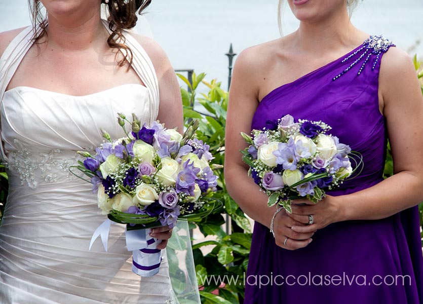 bouquet damigella fiori lilla e viola