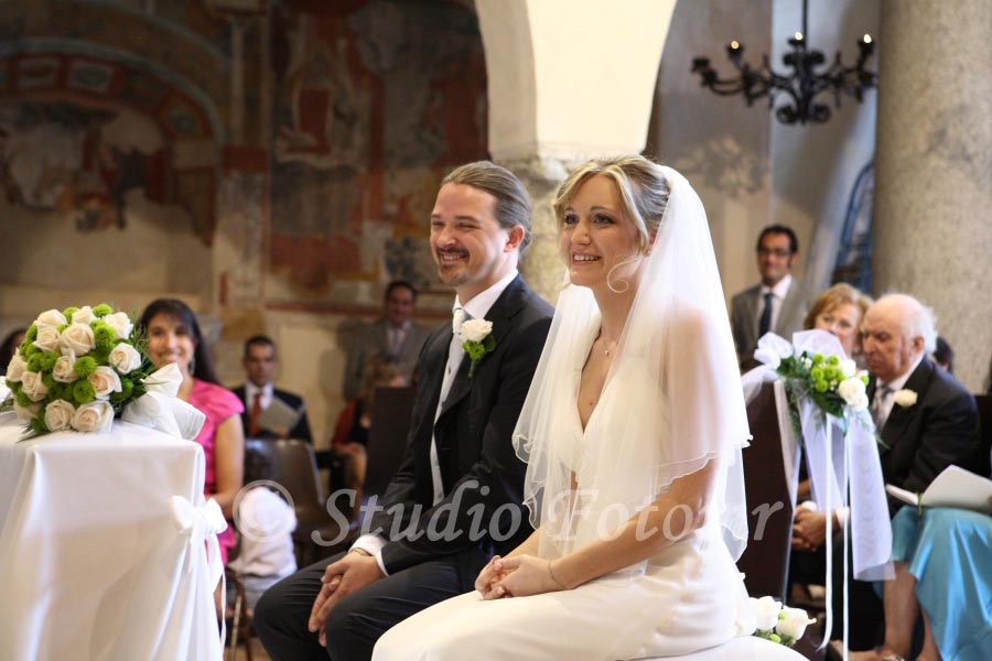 addobbi floreali chiesa di Veruno Novara addobbi floreali chiesa di Veruno Novara