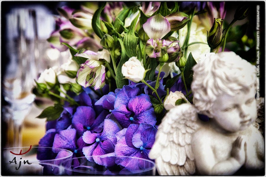 composizione floreale matrimonio con ortensie viola