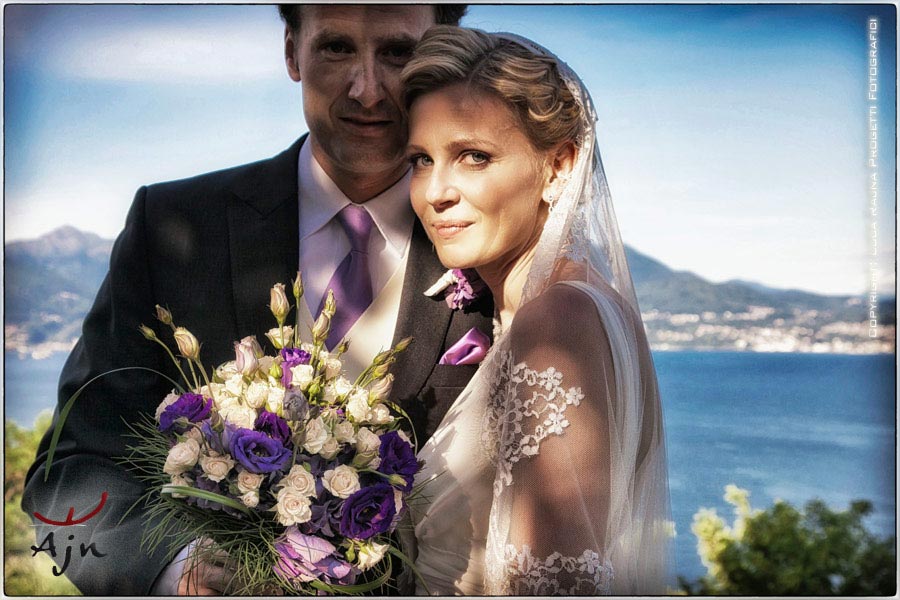 bouquet sposa con fiori Lysianthus viola